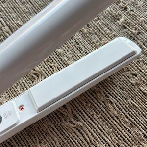 T3 single pass compact flat iron